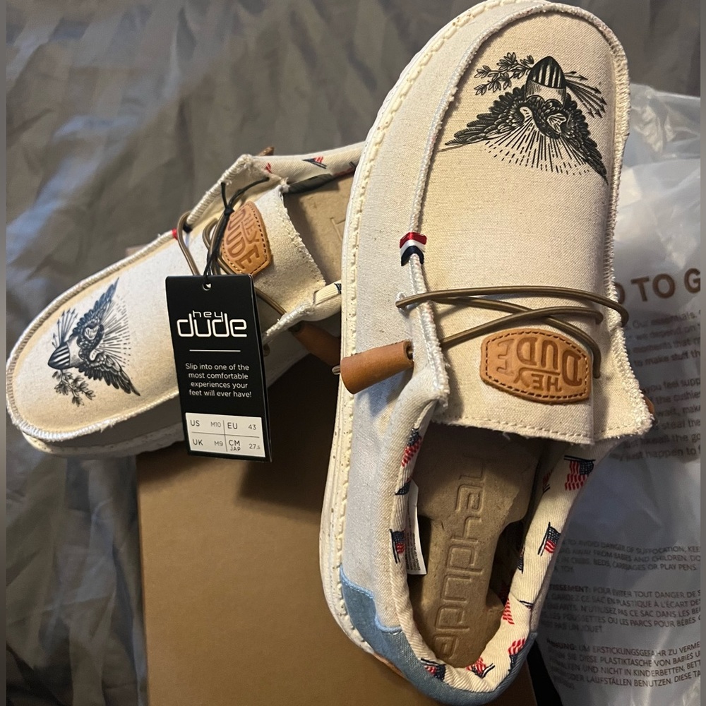 Hey Dude, Americana, Men’s size 10, brand new with tags